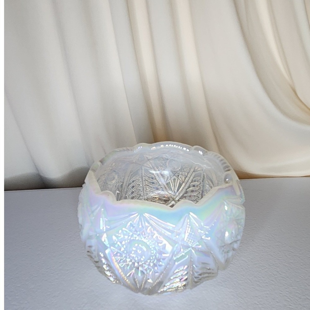 Fenton White Opalescent/Iridescent Rose Bowl